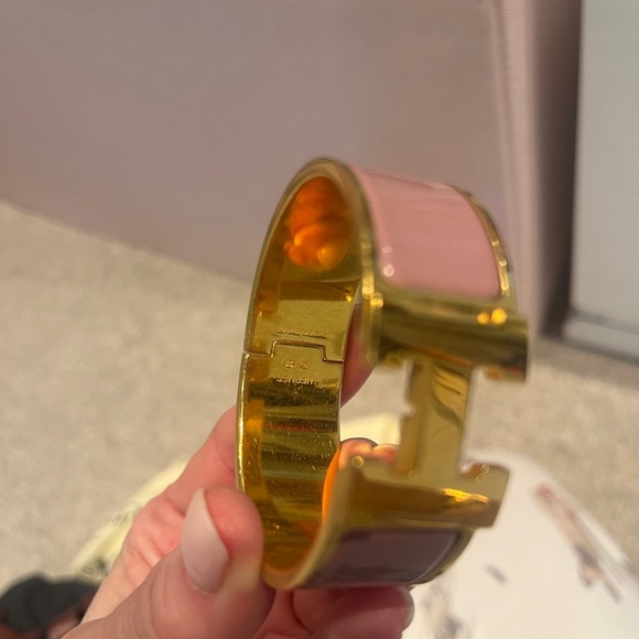 Beautiful Wide Lavender Hermes Clic Clac Bracelet- color not available anymore! - Picture 15 of 17